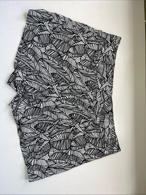 LOFT Black & White Leaf-Pattern Shorts